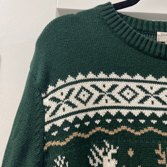 Dockers Men's XL winter Christmas sweater snowflakes and reindeer - Picture 5 of 7